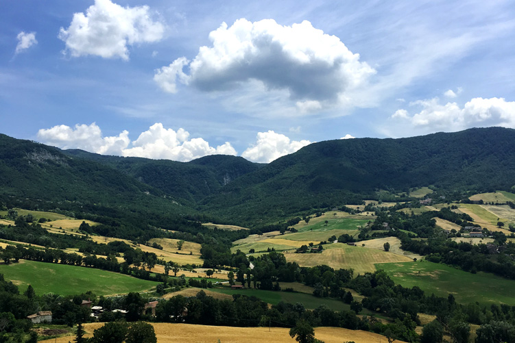 Marche hills
